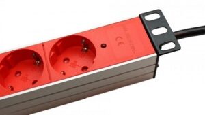 Regleta rack 19" 16A 9x tomas schuko rojas sin interruptor