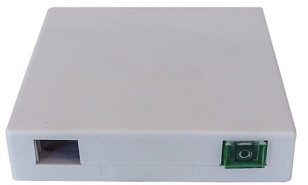 Caja de superficie de fibra óptica con 1 SC APC Simplex y 1 pigtail