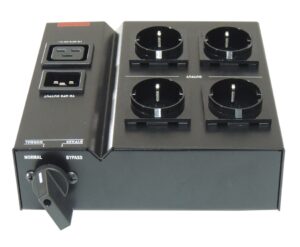 Switch bypass de mantenimiento y regleta Schuko Lapara