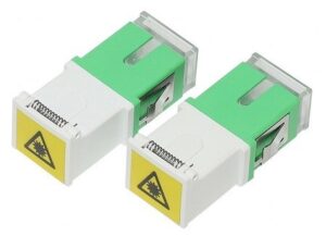 Adaptador fibra óptica monomodo simplex APC/UPC
