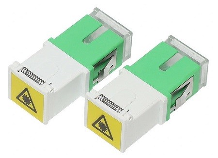 Adaptador fibra óptica monomodo simplex APC/UPC